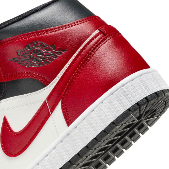 Air Jordan 1 Mid Black Toe