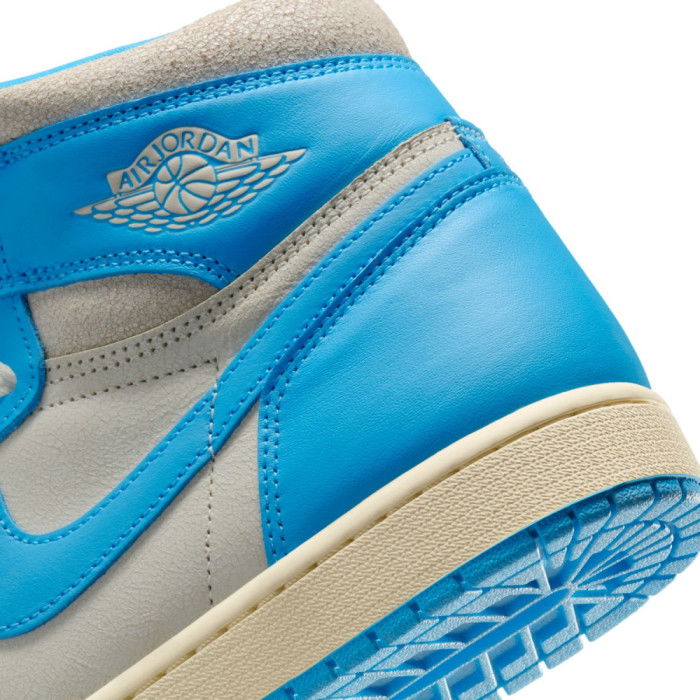 Air Jordan 1 Retro High OG UNC reimmaginato